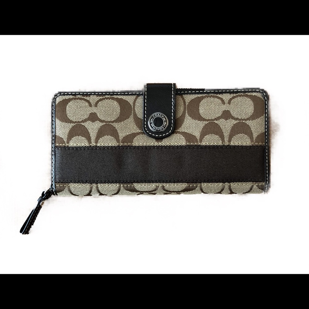 Coach Double C Zip Wallet